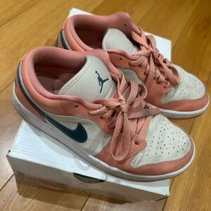 Air Jordan 1 Low “light madder root”